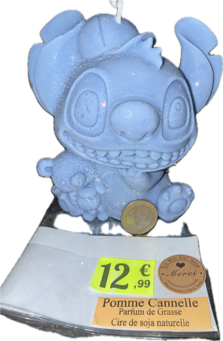 Figurine bleue de Stitch, portant une étiquette de prix à 12,90 € en français.